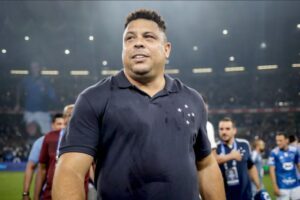 Ronaldo como Diretor do Crizeiro no Mineirão