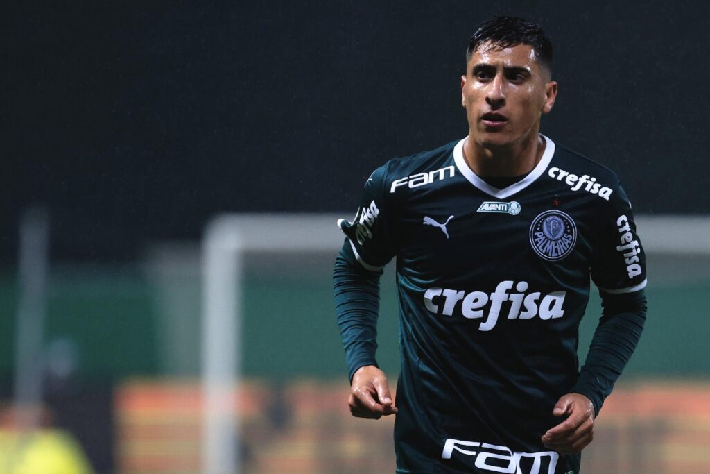 Miguel Merentiel do Palmeiras em jogo contra o Fortaleza pelo brasileirão