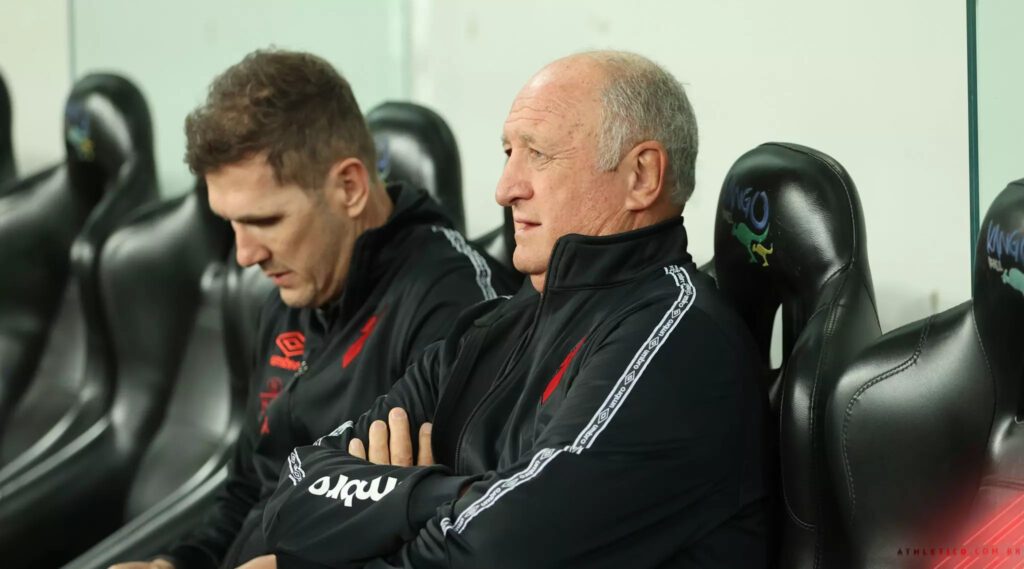 Felipao como tecnico do Athletico