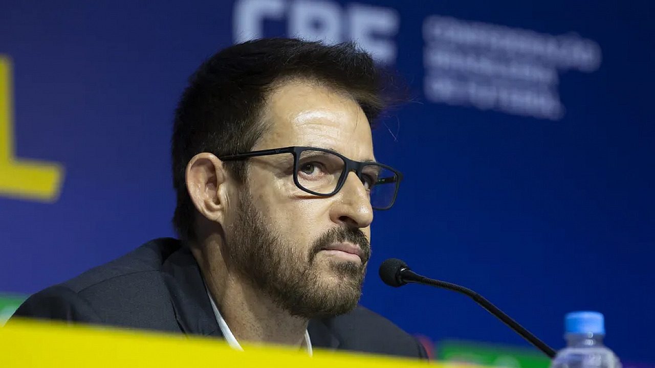 Coach Ramon Menezes