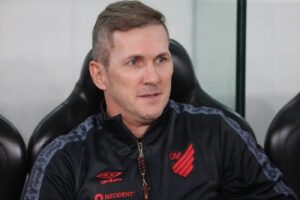 Paulo Turra pelo Athletico