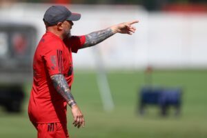 Sampaoli em treinamento do Flamento em 2023