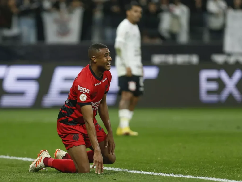 Athletico perde posição no ranking da CBF