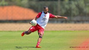 Mastriani em treino pelo Athletico Paranaense