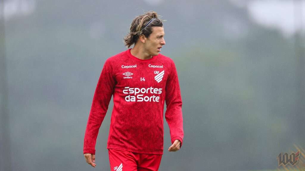 Canobbio em treino pelo Athletico Paranaense 2024