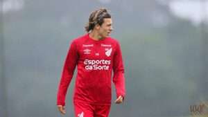 Canobbio em treino pelo Athletico Paranaense 2024