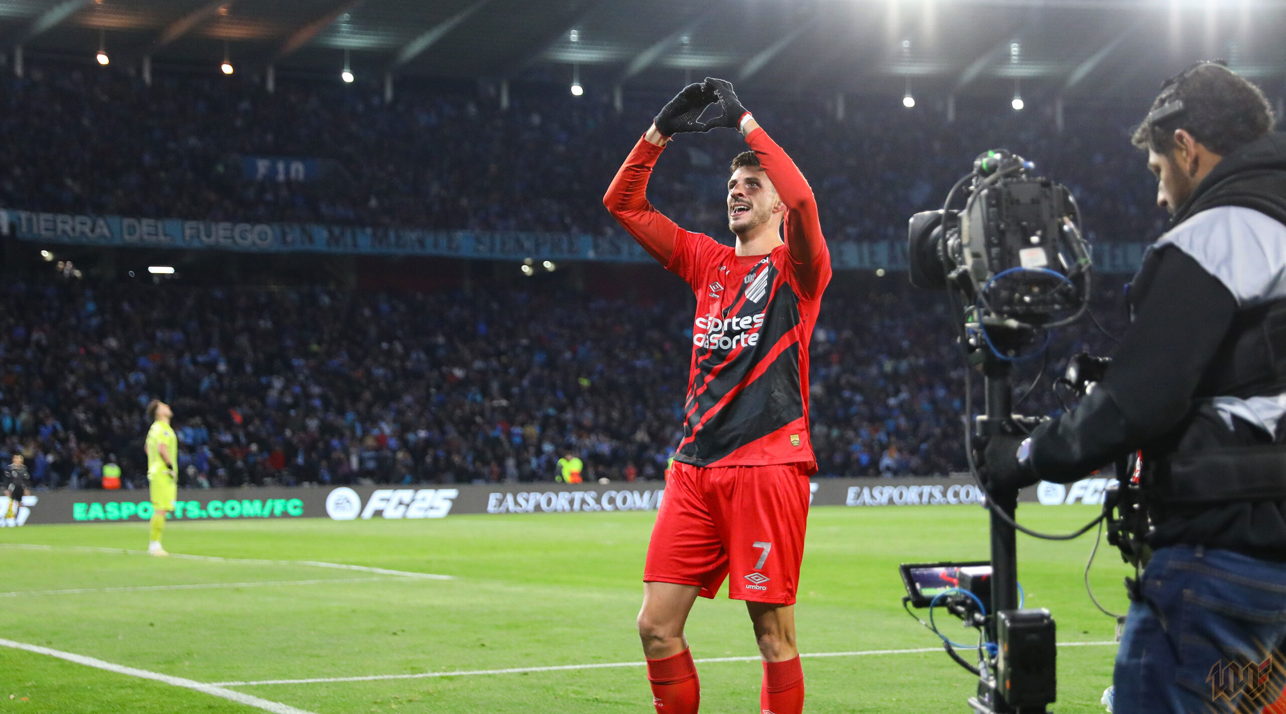 Di Yorio pelo Athletico Paranaense em partida contra o Belgrano pela Sul-Americana 2024