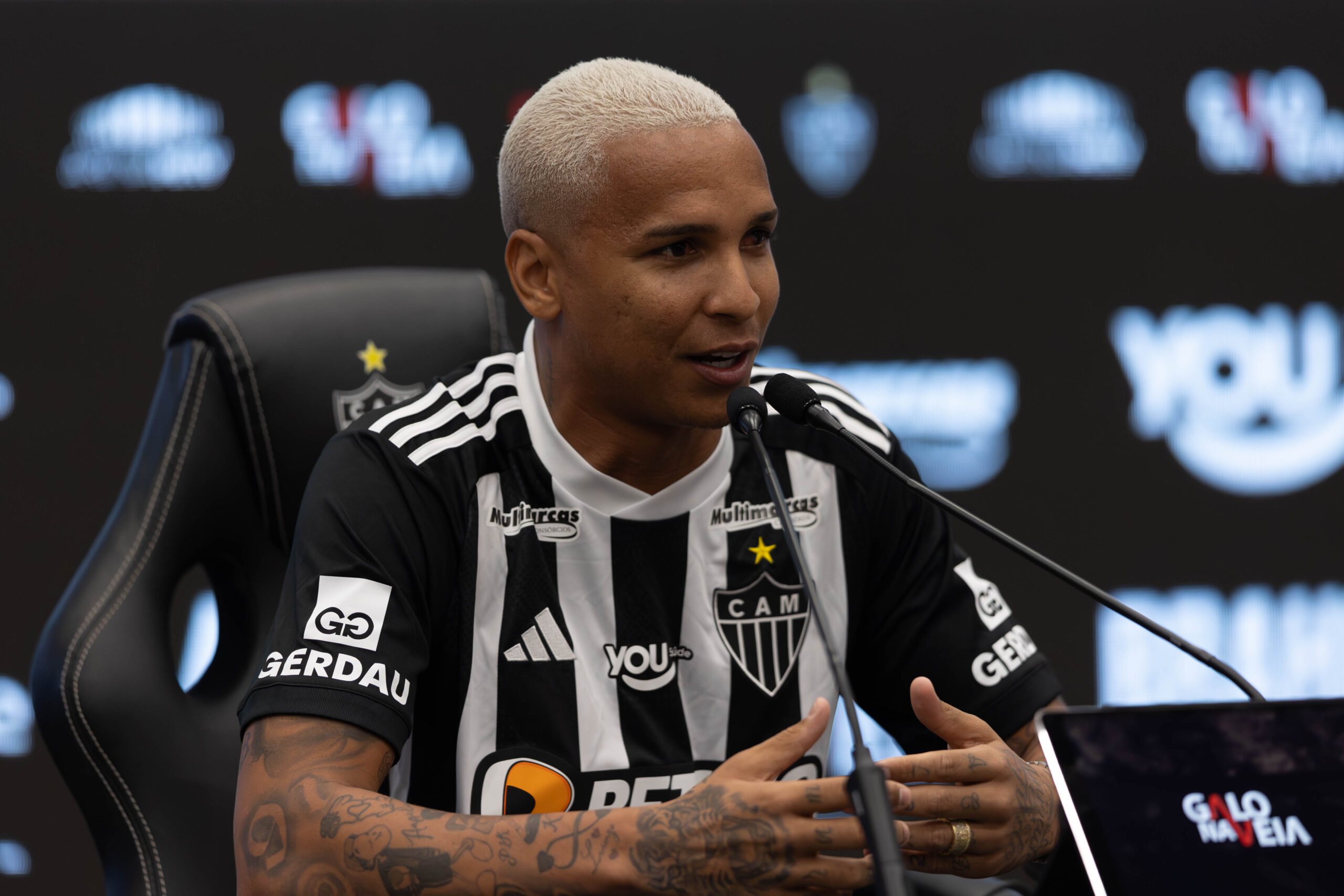 Deyverson em entrevista coletiva pelo Atlético-MG