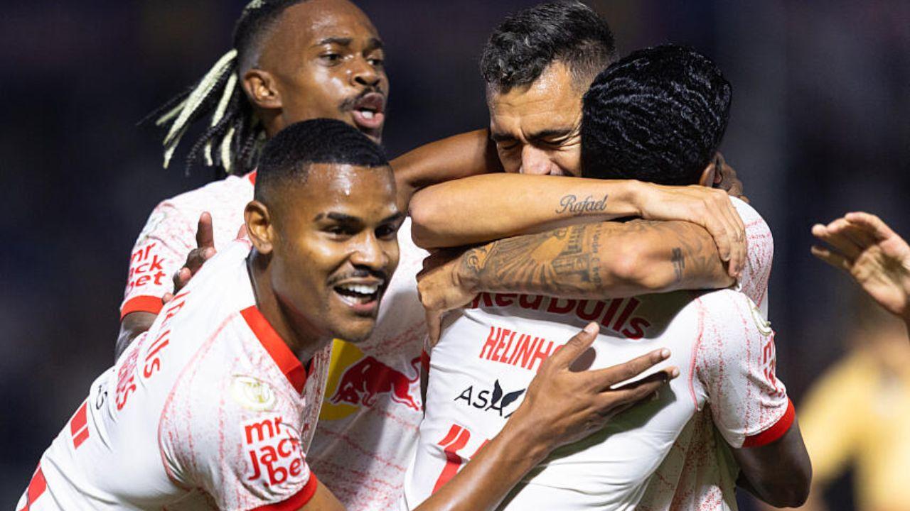 Equipe do Bragantino Comemorando