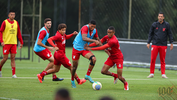Athletico Paranaense em treino na reta final do Campeonato Brasileiro 2024