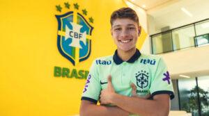 Gustavo Gomes na Seleção Brasileira Sub-17 em 2025