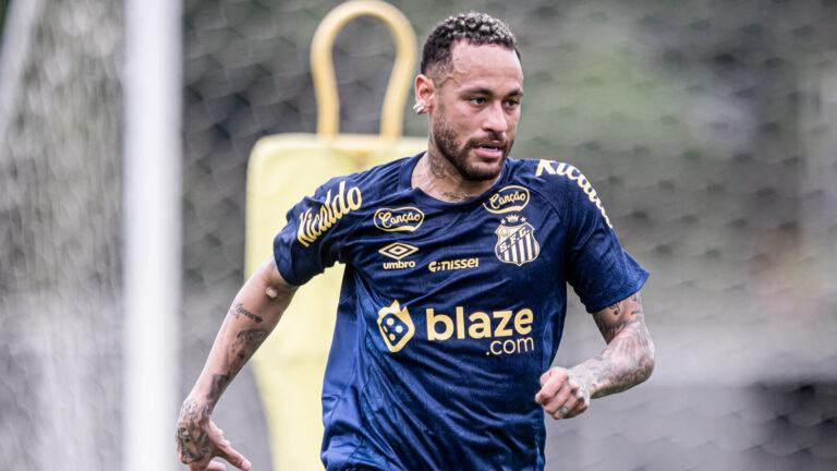 Neymar em treinamento no Santos