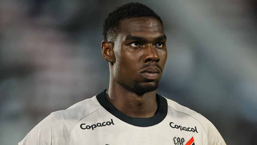 Athletico-PR desafia o Internacional com cinco estreantes na Série A