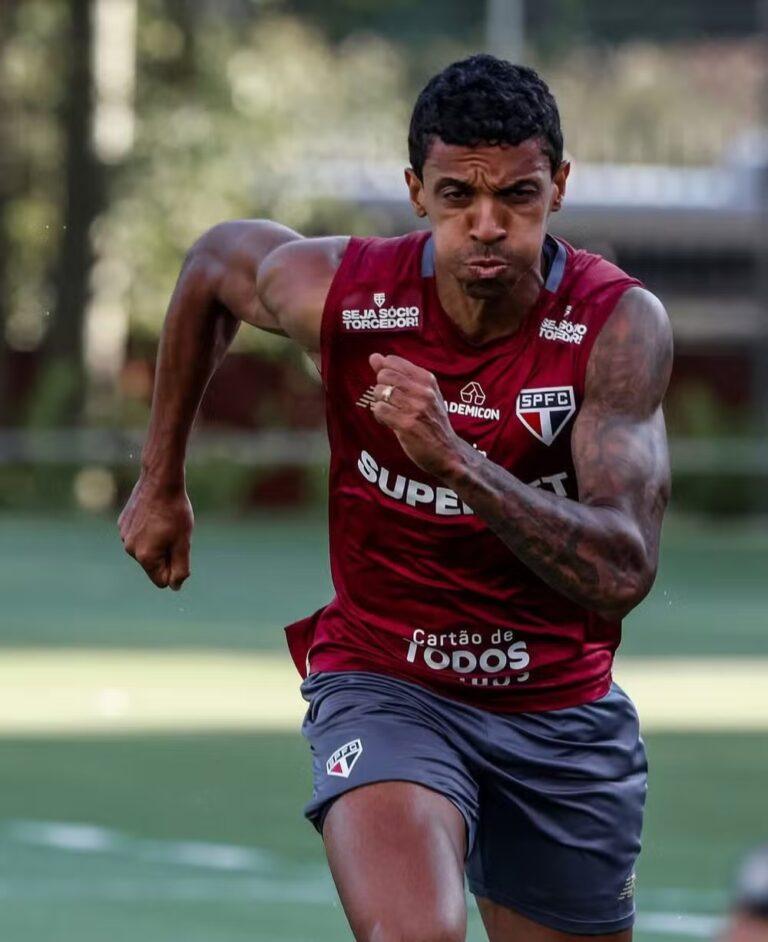 Athletico encaminha contratação de Luiz Gustavo
