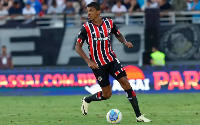 Athletico intensifica busca por reforços em semana crucial antes do Brasileirão