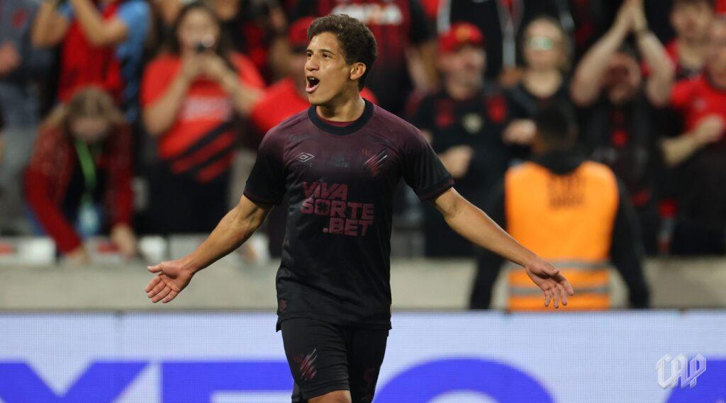 João Cruz: O jovem talento do Athletico que domina o cenário sub-20 brasileiro