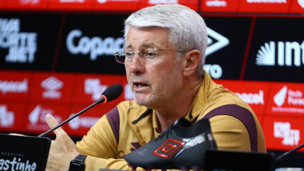 Odair Hellmann detalha a estratégia do Athletico-PR no mercado de transferências