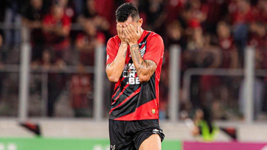 Athletico-PR terá escalação mista em busca de afirmação contra Foz do Iguaçu