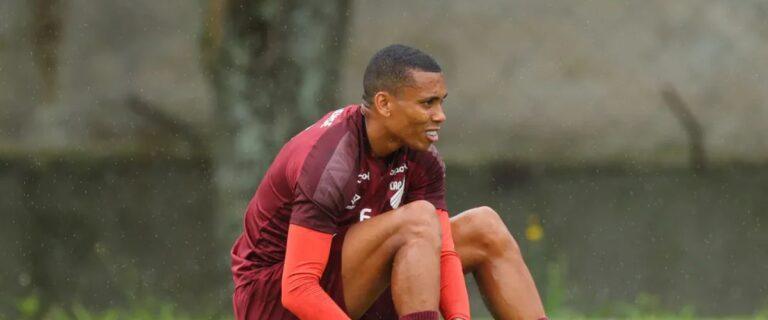 Athletico e Madson encerram contrato, lateral-direito está livre no mercado