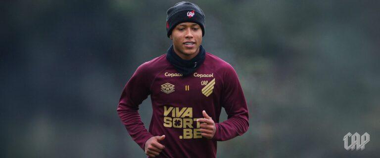 With imminent return, Isaac appears as a new option for Odair Hellmann in Athletico
