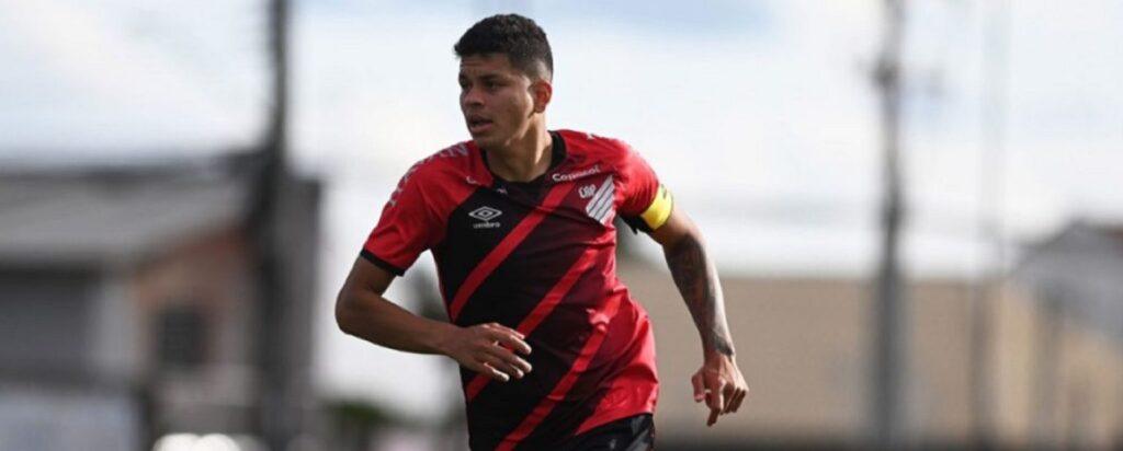 Com saída de Renan Viana, Athletico busca soluções urgentes para o ataque