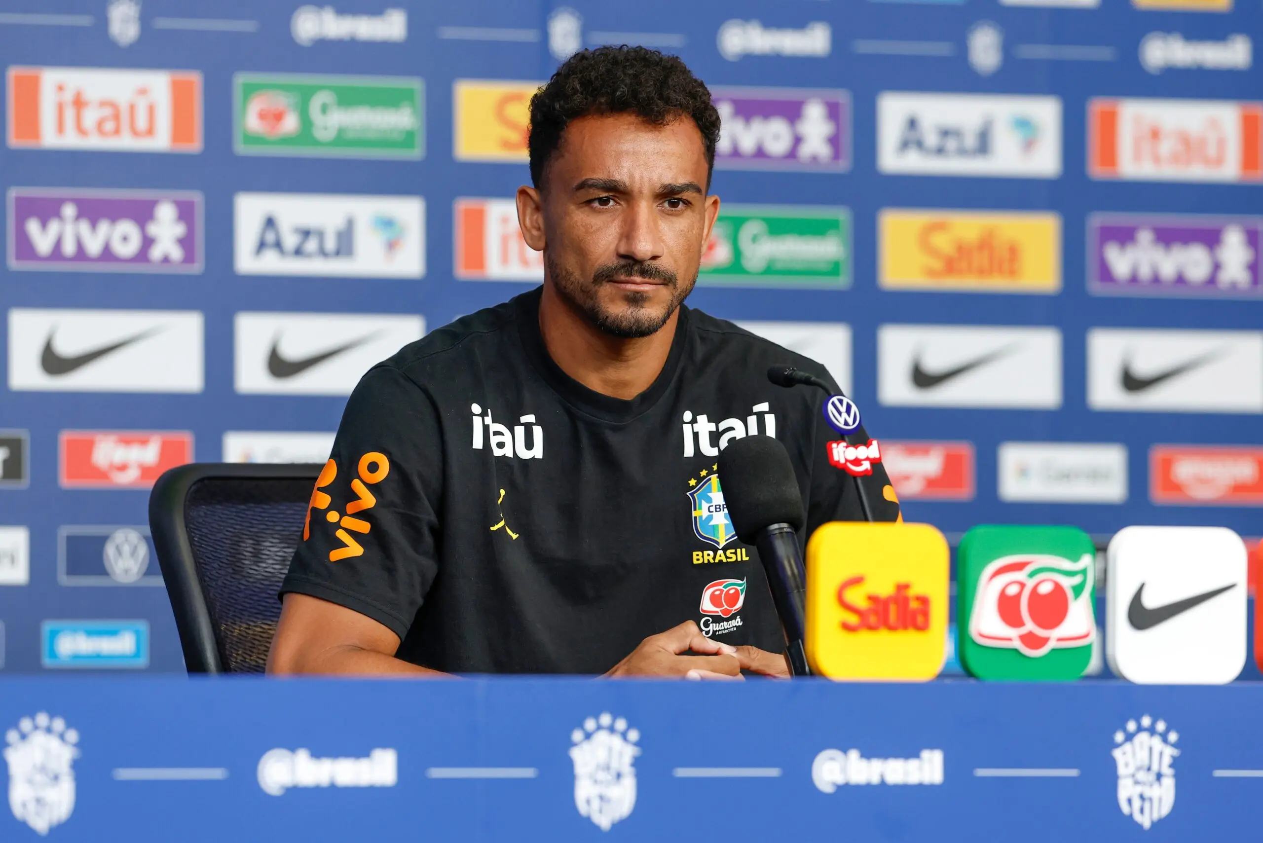 Danilo during a press conference by the Brazilian national team in New Jersey